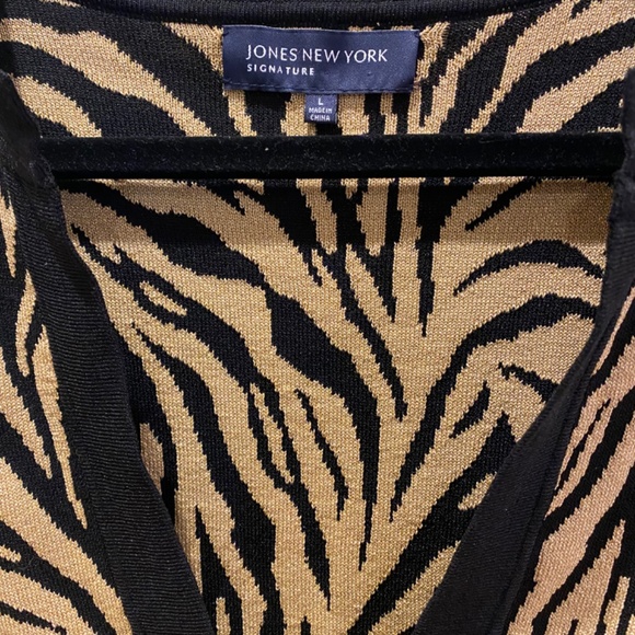 Jones New York Women’s Animal Print Cardigan - Picture 4 of 6
